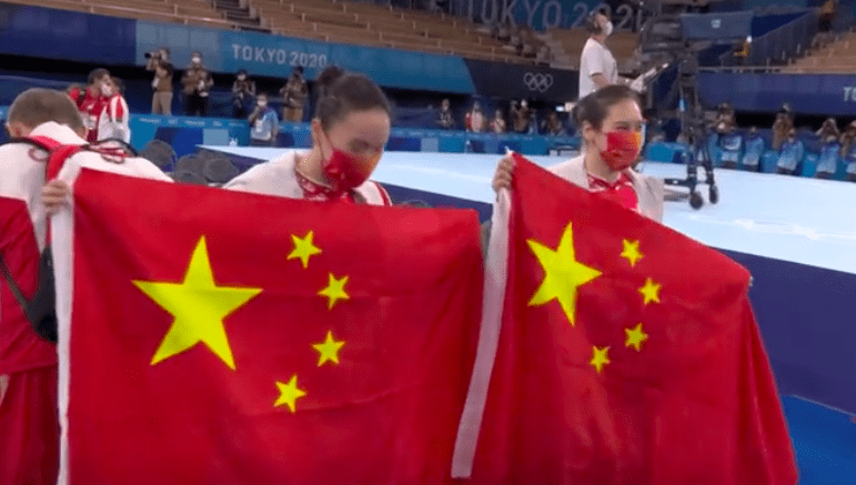 0.9分險(xiǎn)勝！中國包攬金銀牌再升兩面五星紅旗，日本美國無緣銅牌