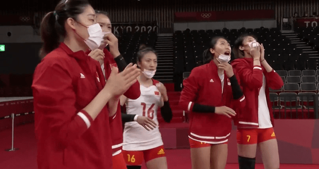 “盈”來轉(zhuǎn)運(yùn)！中國女排終于迎來首局勝利，李盈瑩立大功